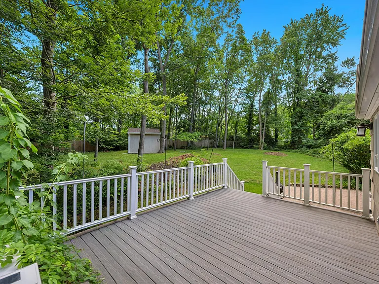 336 Dix Hills Rd #1 — Photo 25