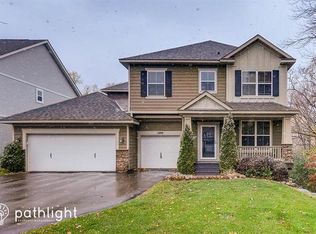 1044 Rosemary Cir, Chaska, MN 55318