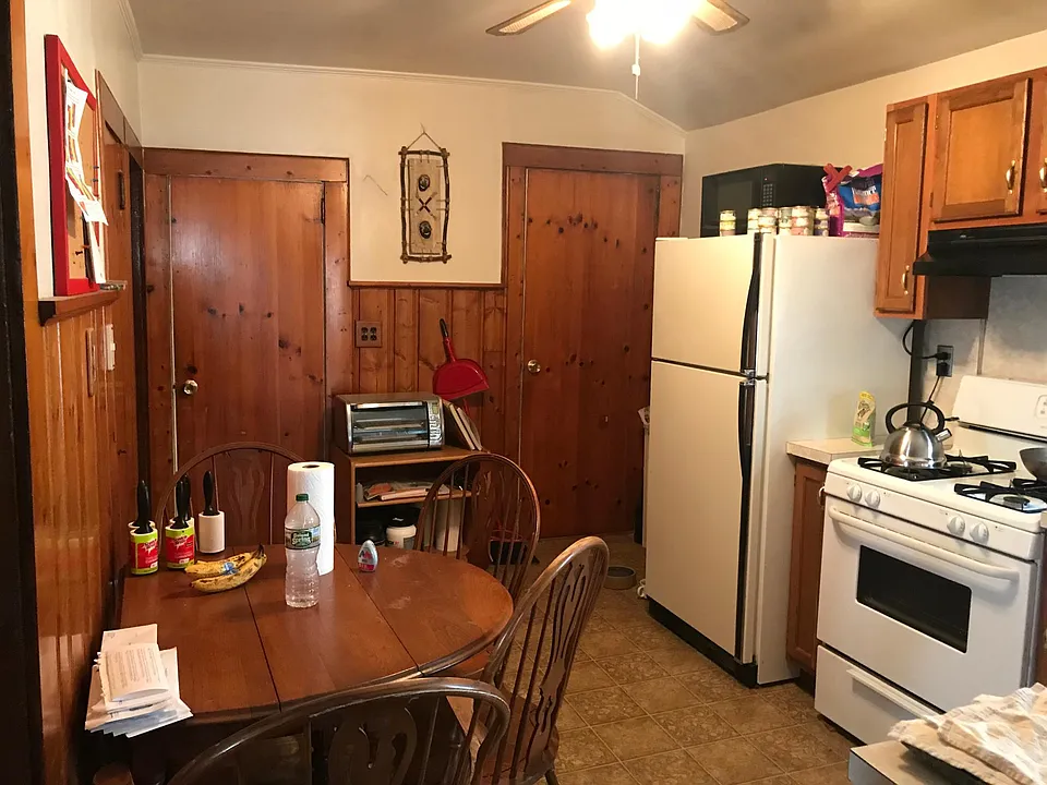 Eat In Kitchen