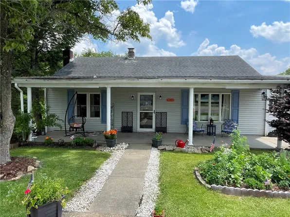6331 Tuscarawas Rd, Industry, PA 15052