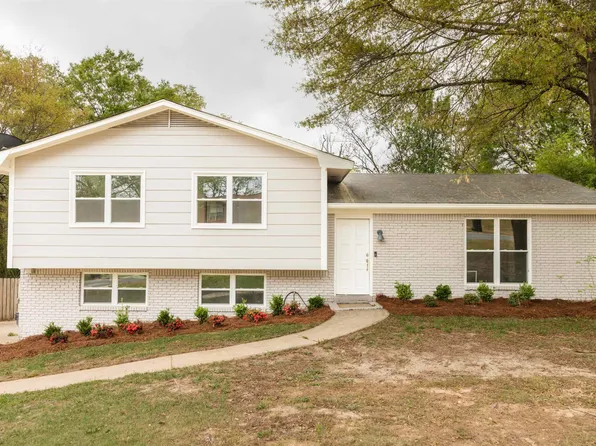 732 Crosscreek Trl, Pelham, AL 35124