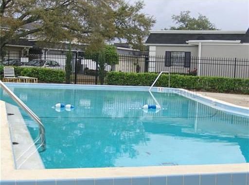 4th image of 2055 N Countryside Cir