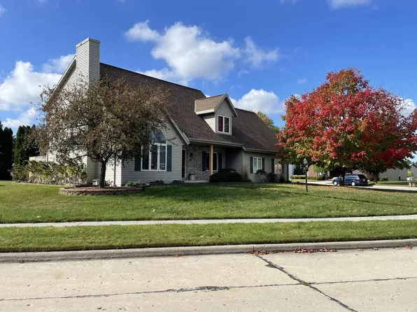 4904 Brookfield CIRCLE, Manitowoc, WI 54220