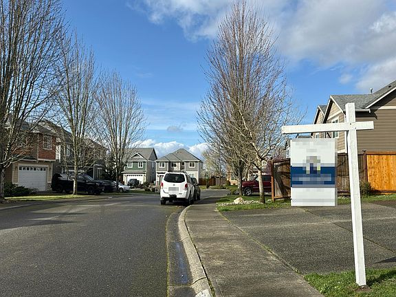 4th image of 17401 140th Ave E