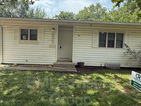 6703 SW Greencastle Dr, Topeka, KS 66619