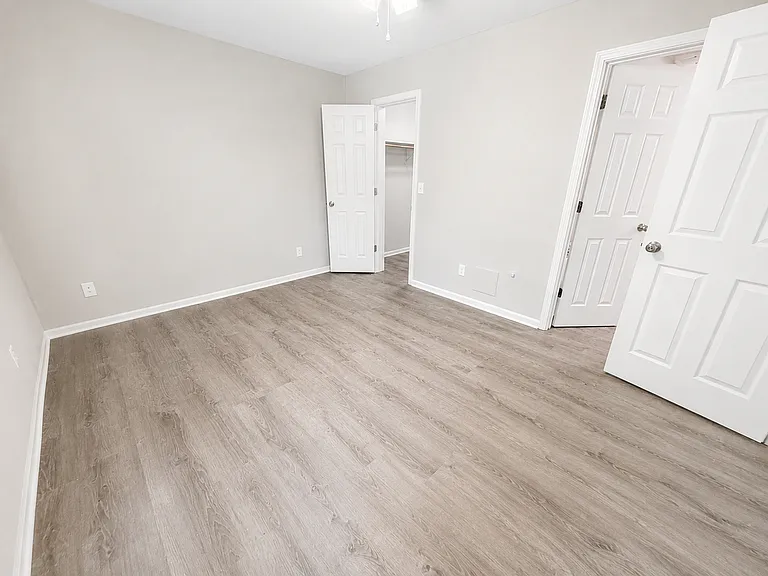 1318 Valley Creek Ln — Photo 7