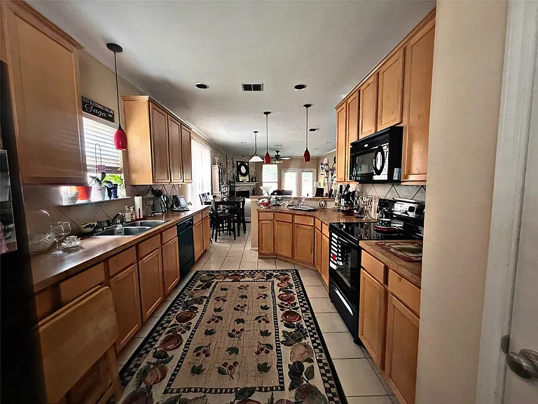 5817 Quicksilver Dr — Photo 2