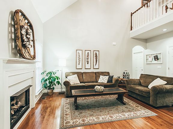 5th image of 908 River Branch Ct
