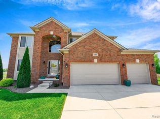 53822 Connor Dr, Chesterfield, MI 48051