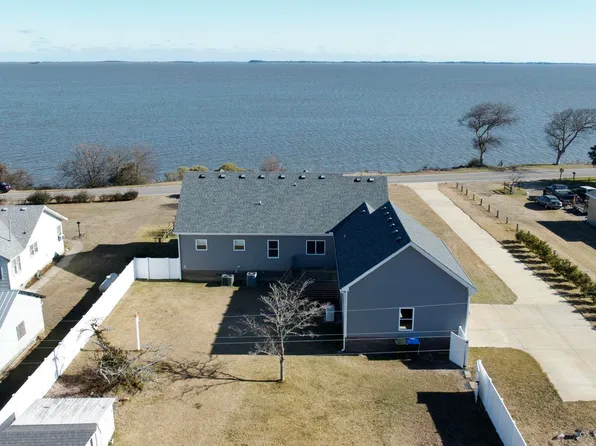 1055 Waterlily Rd, Coinjock, NC 27923
