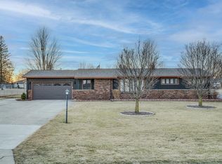 1300 Yorkville Ave, Union Grove, WI 53182