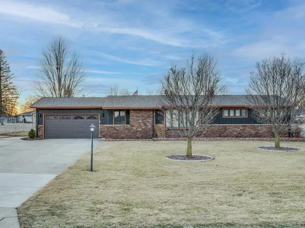 1300 Yorkville AVENUE, Union Grove, WI 53182