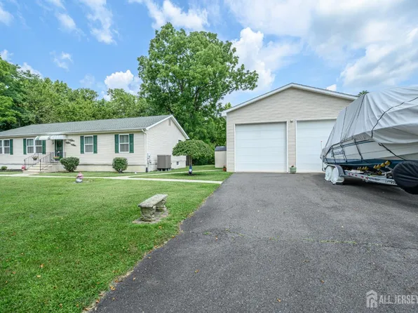 19 Indian Trl, Southampton, NJ 08088