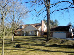 107 Lakeview Dr, Coatesville, PA 19320