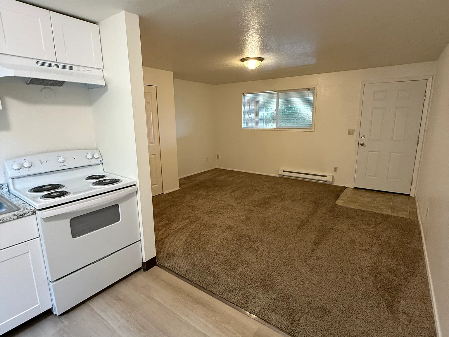 Studio, 350 sqft, $1,100 — Photo 1