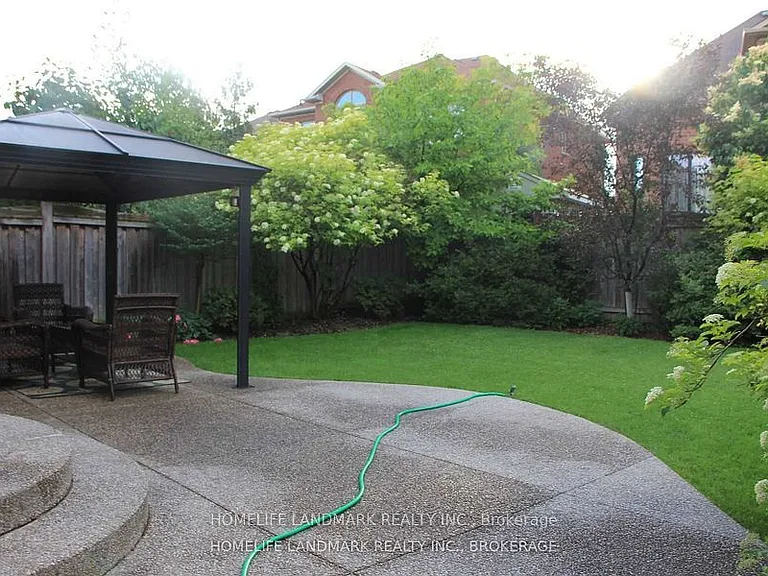 2245 Carm Dr — Photo 26