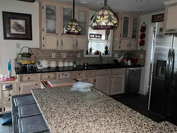 2nd image of 379 Conner St