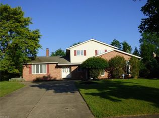8140 W Ridge Dr, Broadview Heights, OH 44147