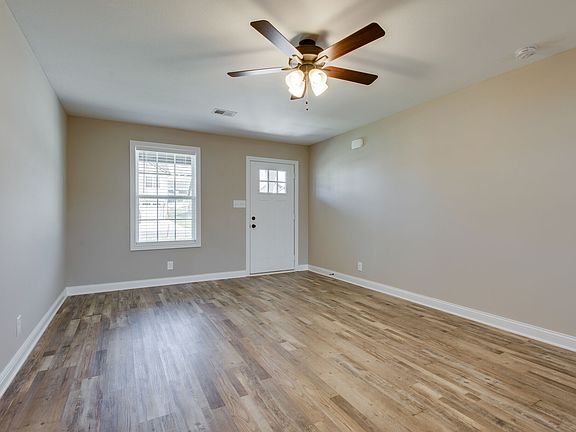 5th image of 387 Dugger Dr