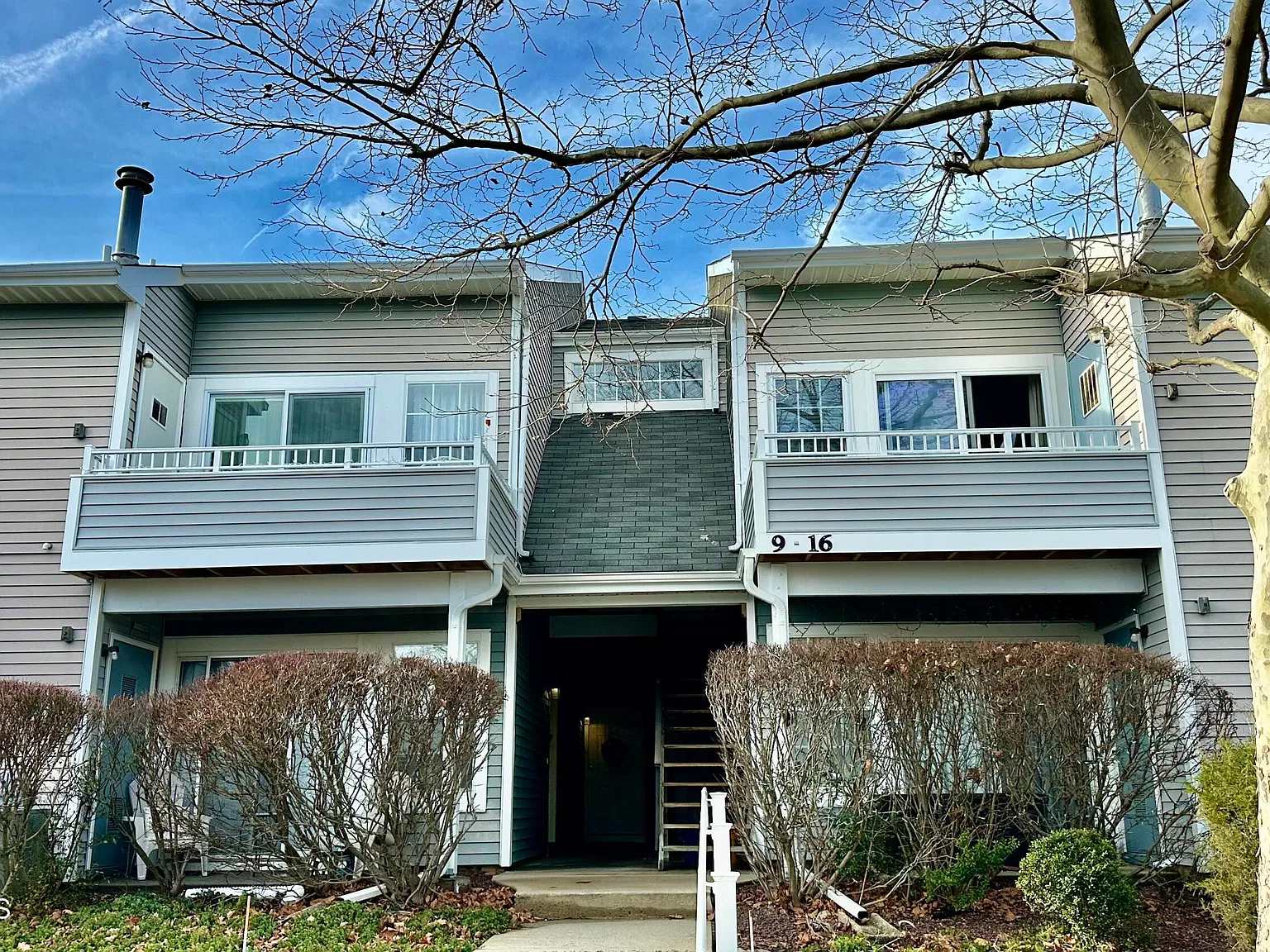 2 bed, 964 sqft, $2,700 — Photo 1