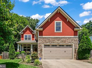 1409 Cottage St SW, Vienna, VA 22180