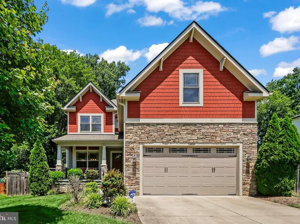 1409 Cottage St SW, Vienna, VA 22180