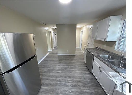 5th image of 1231 Maple Ave