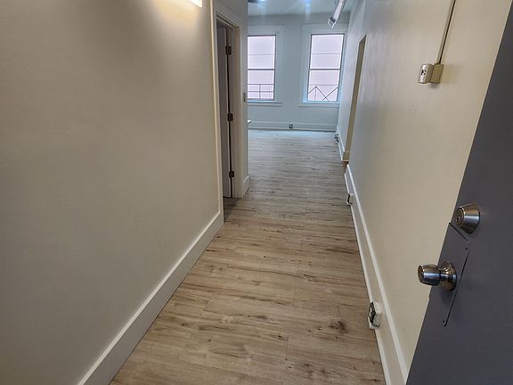 4th image of 17 E Court St #43