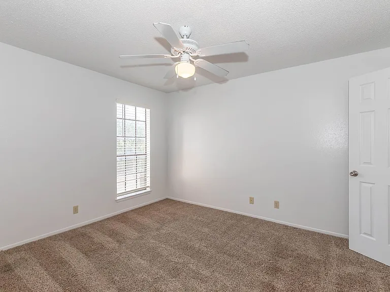 Winding Creek Apartments — Photo 22