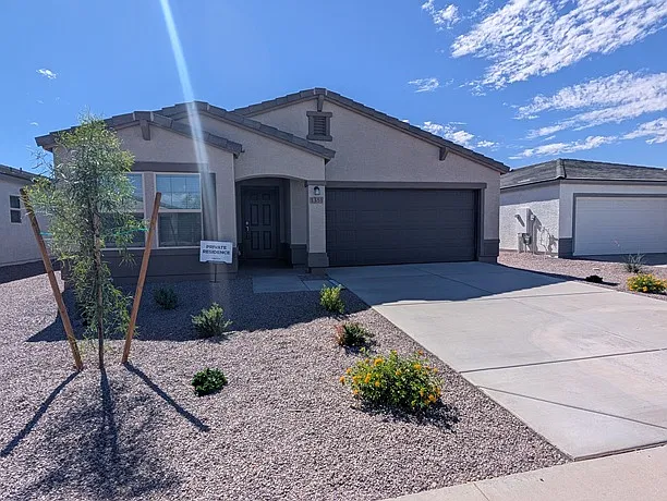 4 bed, 1953 sqft, $1,850 — Photo 2