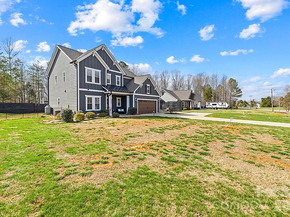 4th image of 2509 Saint James Church Rd