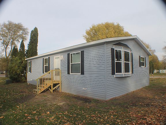 3rd image of 755 N Tratt St Lot 35