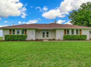 107 Stagecoach Dr, Red Oak, TX 75154