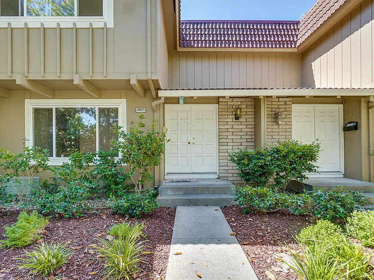 22671 Queens Oak Ct — Photo 55