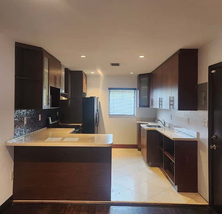 2nd image of 45 Madeira Ave