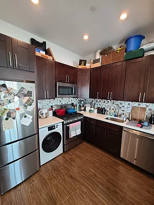 Rented by Bouklis Group | media 9