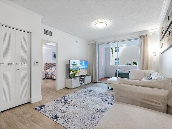 4th image of 17100 N Bay Rd APT 1414