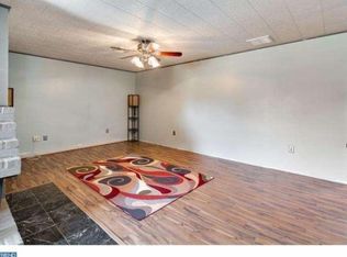 35 Pensive Ln, Levittown, PA 19054