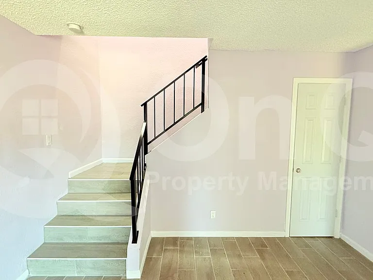 1442 N 53rd Dr — Photo 8