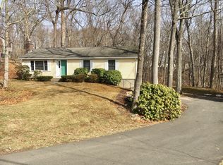 81 Briarwood Dr, Guilford, CT 06437