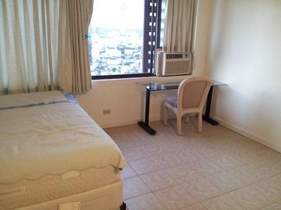 Hawaiian Monarch Hotel/Condominium Complex