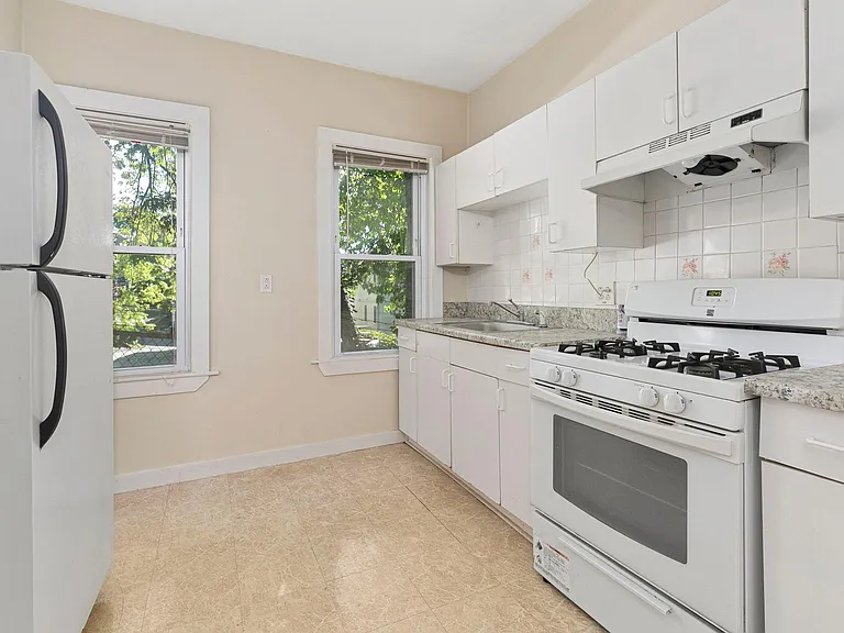 10 Pinckney Pl #1 — Photo 2