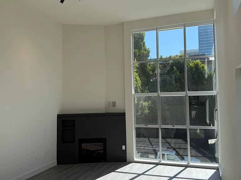 300 Linden St #1 — Photo 11