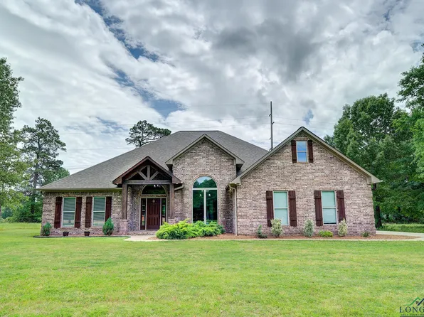 15 Saddlebrook Dr, Texarkana, TX 75501