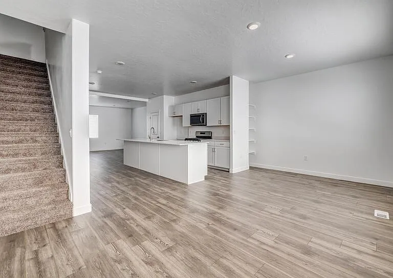 1133 W 340 S — Photo 11