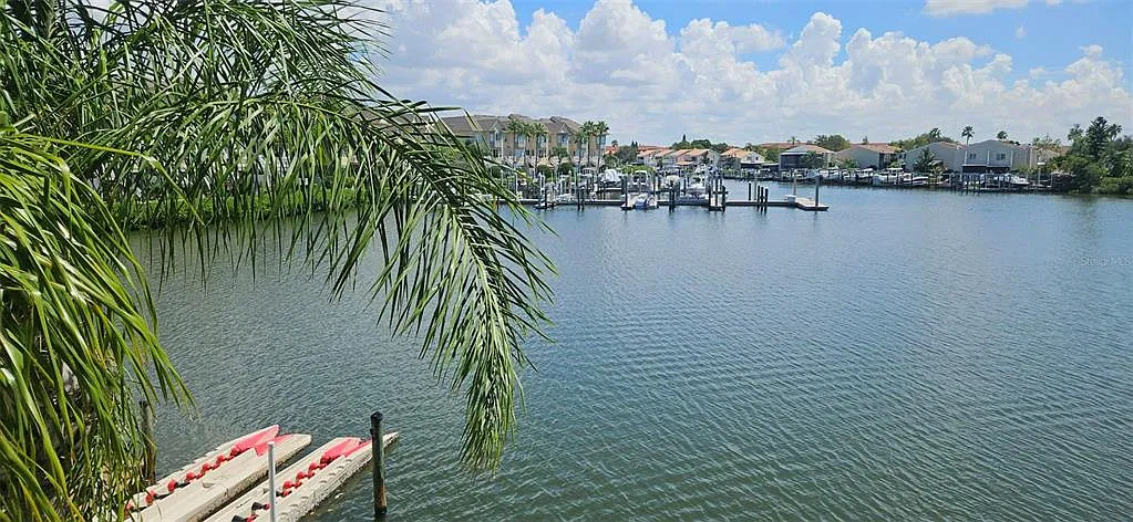 8822 Bay Pointe Dr — Photo 1