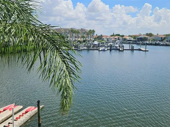 8822 Bay Pointe Dr #203, Tampa, FL 33615