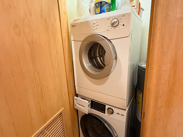 42 Beach St #8B — Photo 26