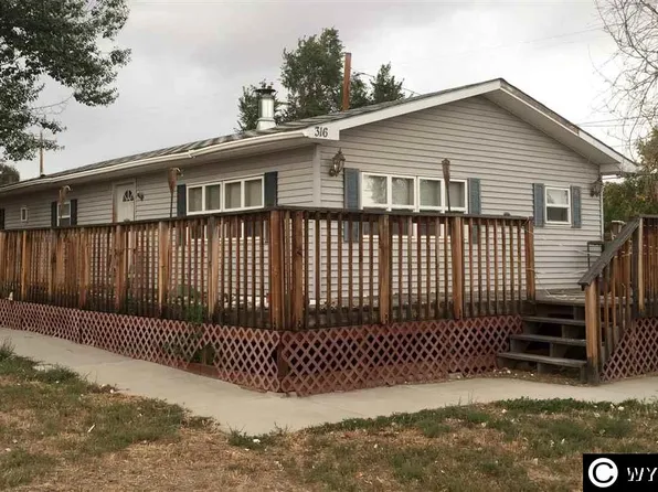 316 S 7th St, Thermopolis, WY 82443