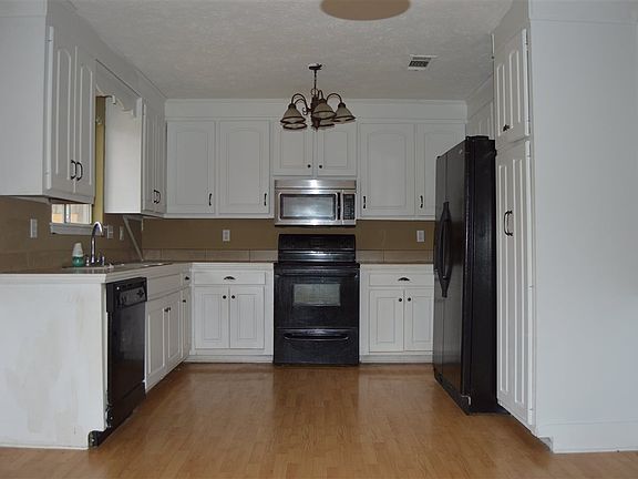 4th image of 414 Bay Park Dr
